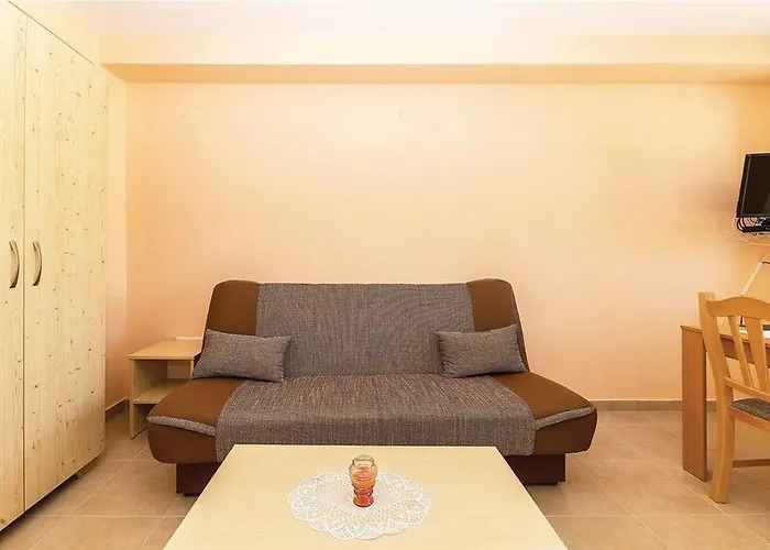 Old Grandfather's House Appartement Banj