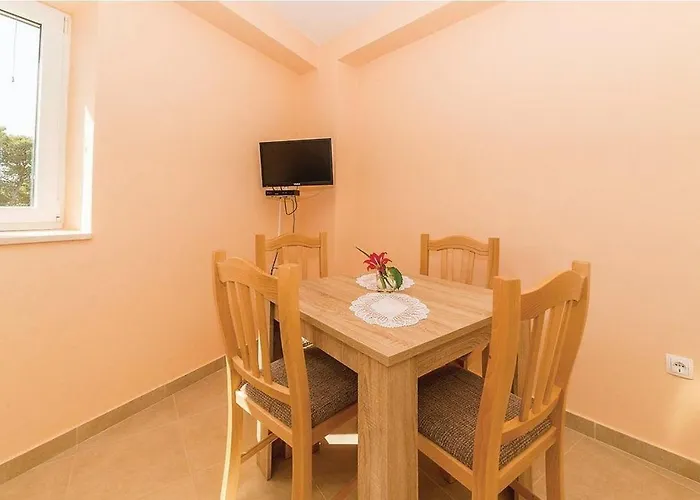 Appartement Old Grandfather's House Banj