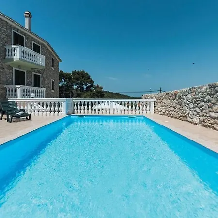 Old Grandfather's House * Banj