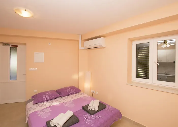 Old Grandfather's House Apartament