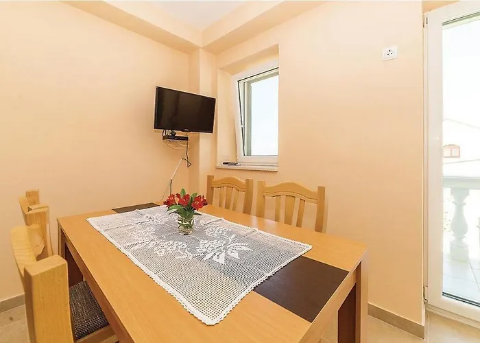 Apartament Old Grandfather's House *